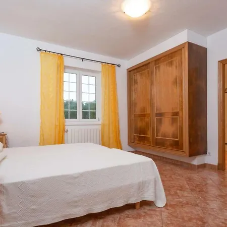Villa Biniparrell